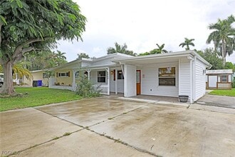 Building Photo - 1440 Ricardo Ave