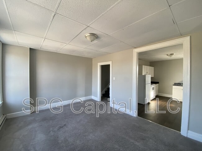 Building Photo - 201 N Broad St