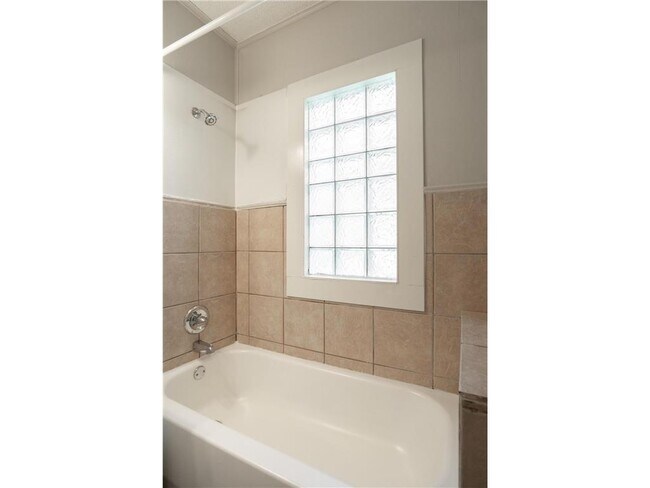 Building Photo - 4020 Emerson Ave N