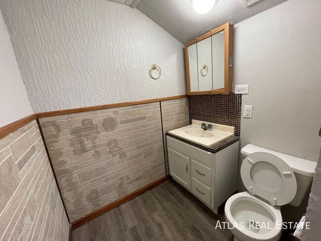 Building Photo - 4502 Moffat Ln