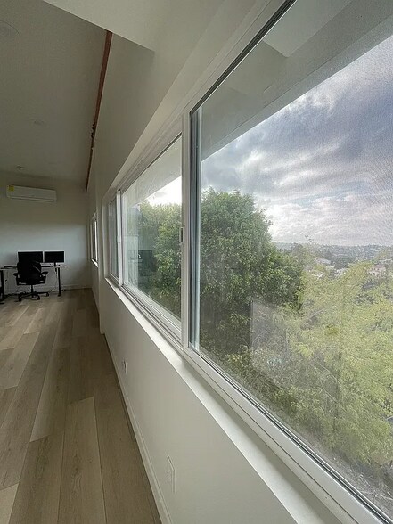 Building Photo - 3632 Amesbury Rd