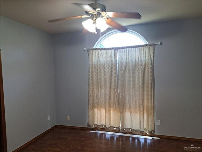 Building Photo - 2813 Hawk Ct