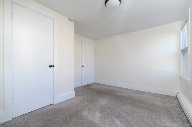 Building Photo - 6 Fremont Pl