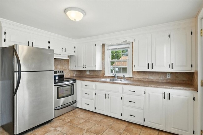 Building Photo - 1118 Boston Rd