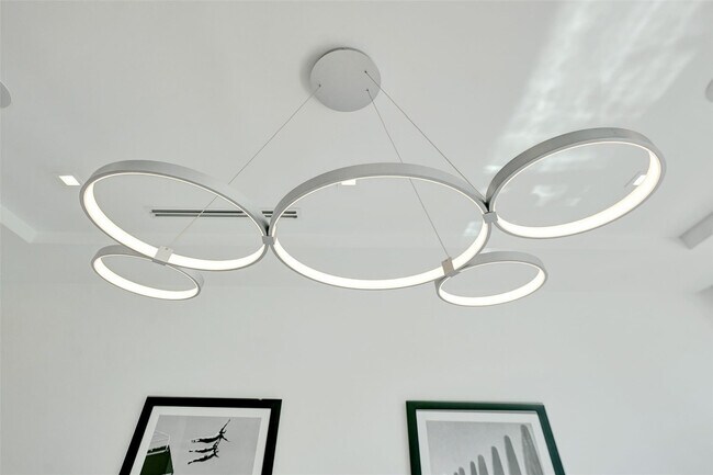 Building Photo - 1111 SE 9th Ave