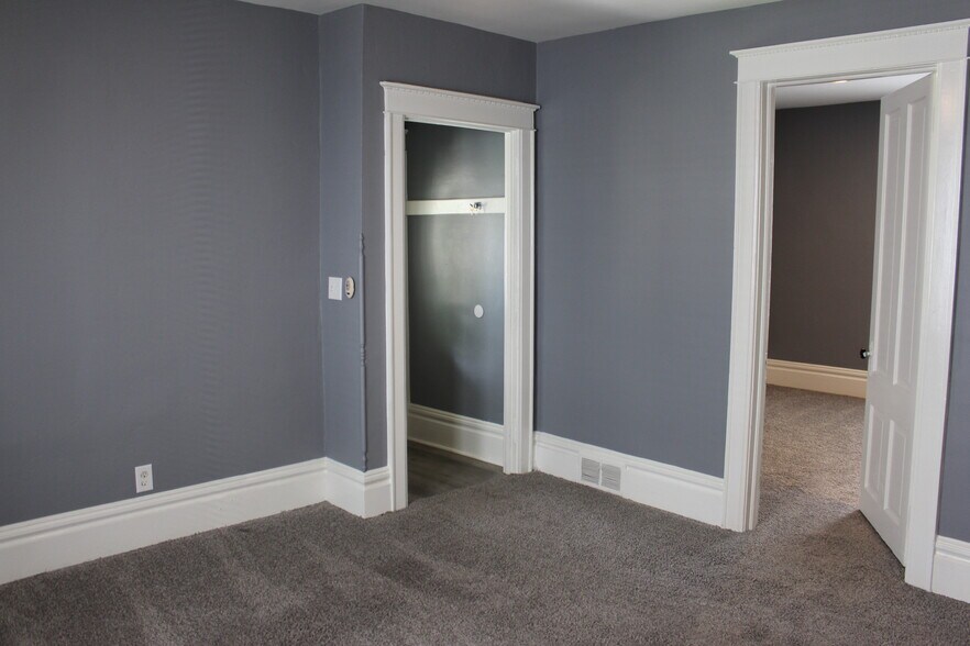 Entry Way - 145 South St