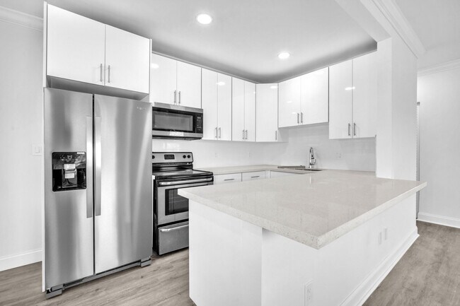 Building Photo - 1035 Spanish River Rd
