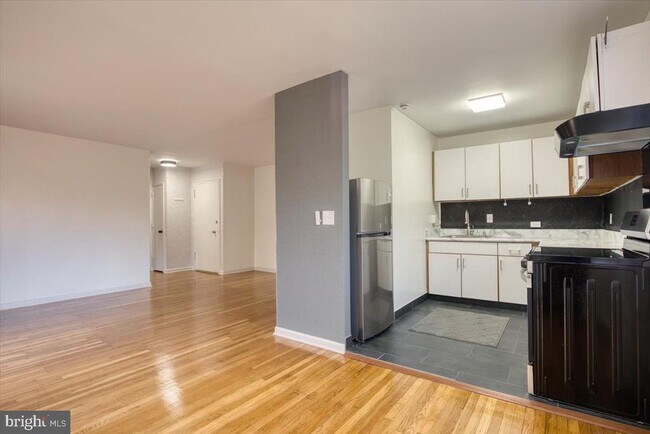 Building Photo - 1016 W Baltimore Pike