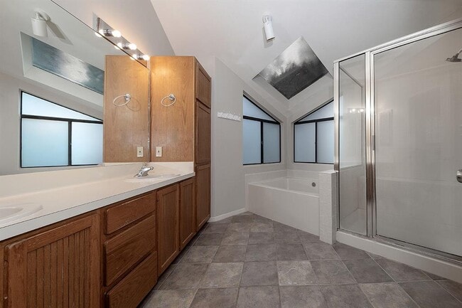 Building Photo - 8 Gannet Hollow Pl