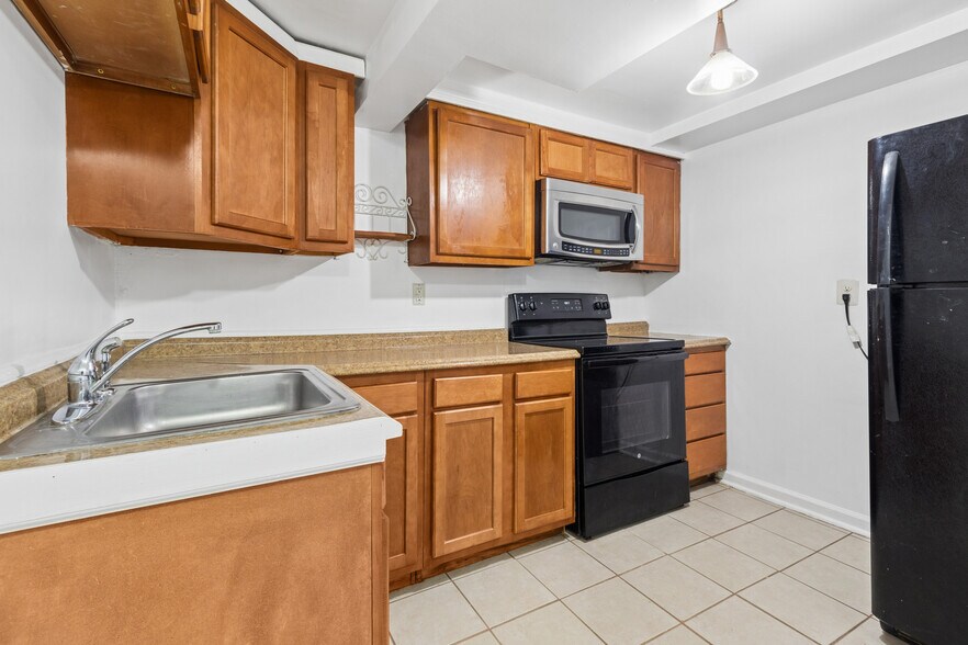 Building Photo - 407 Lebaum St SE