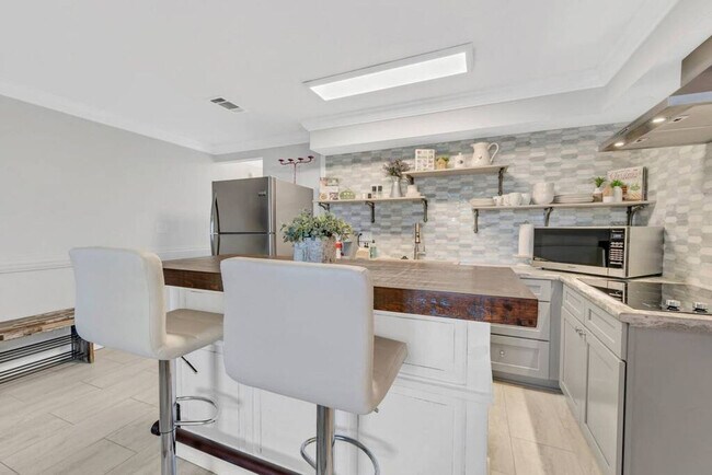 Building Photo - 312 Bream Ave
