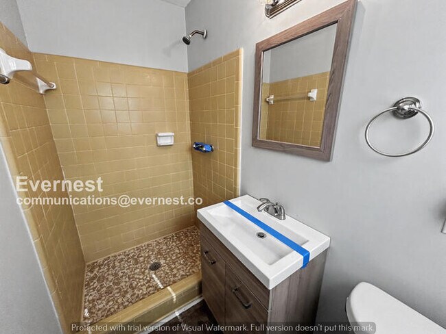 Building Photo - 3 Bed/2 Bath Home with Attached Garage / Pet-Friendly / Available Now!