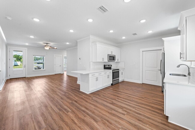 Building Photo - 147 Bradford Ct