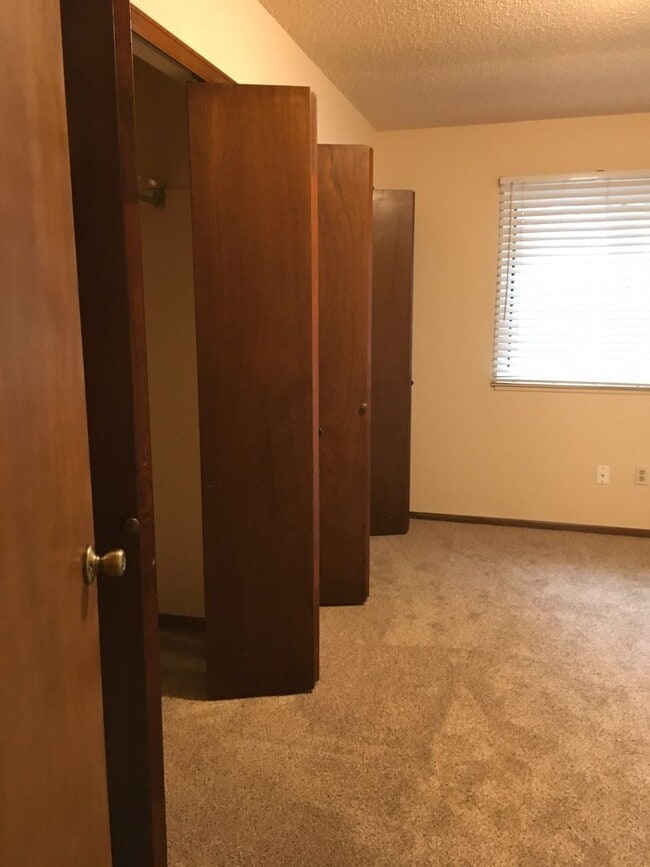 Building Photo - 3 Bedroom, 2 Bathroom Townhome in Lakemont Subdivision of Greeley