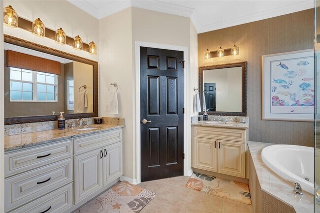 Building Photo - 8204 Villa Grande Ct