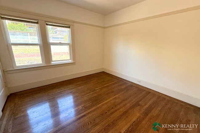Building Photo - Spacious 3 Bedroom Home in Sign Hill Neighborhood in South San Francisco