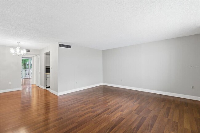 Building Photo - 2630 Pearce Dr
