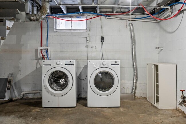 Building Photo - 1914 N Euclid Ave