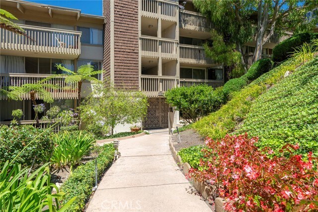 Building Photo - 6542 Ocean Crest Dr