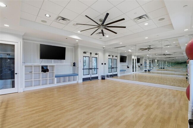 Building Photo - 30588 Chesapeake Bay Dr