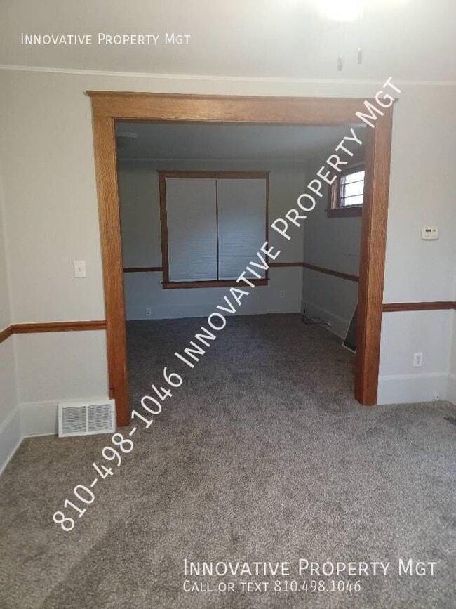 Building Photo - 325 N State Rd