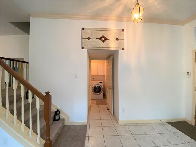 Building Photo - 6918 Springcrest Ct