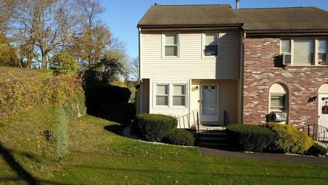 Building Photo - 3 Woodland St