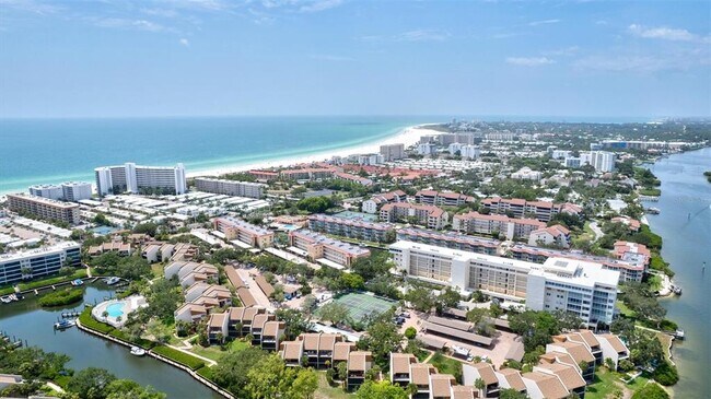 Building Photo - 1700 Cove II Pl