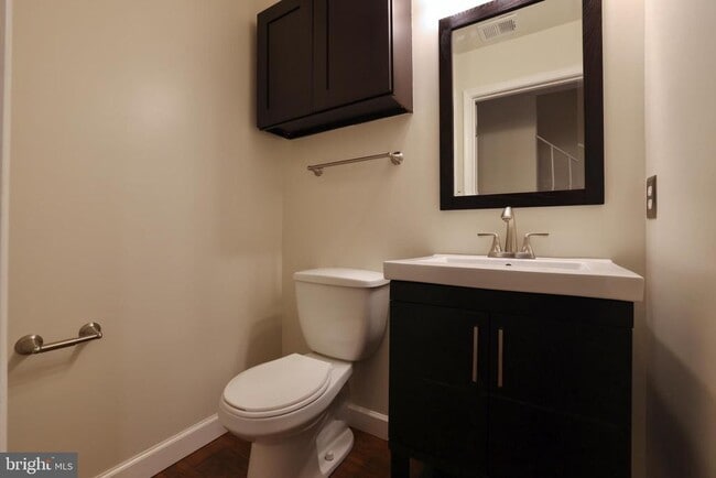 Building Photo - 935 S Rolfe St