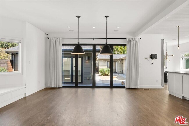 Building Photo - 4525 Melbourne Ave