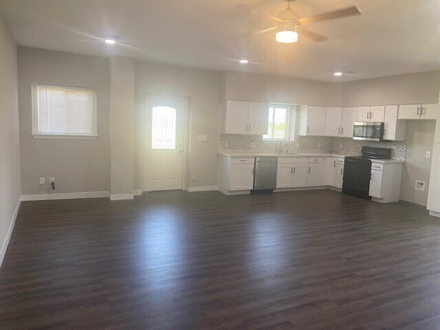 Building Photo - 5729 Muske Ln