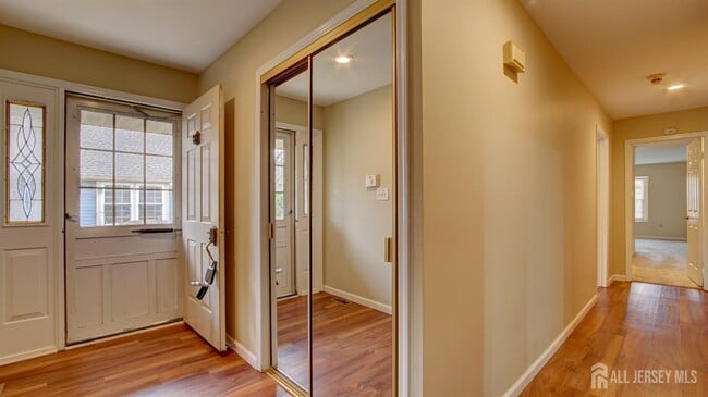 Building Photo - 18 Thomas Paine Dr