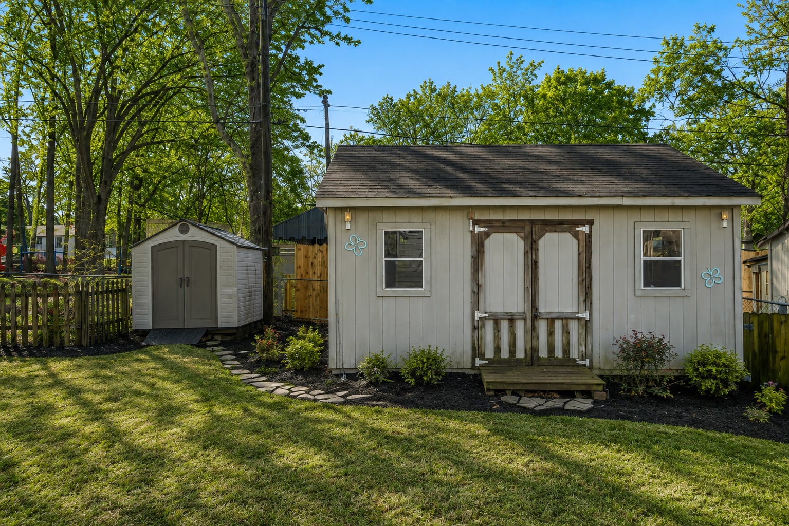 Storage Sheds - 5347 Denwood Ave