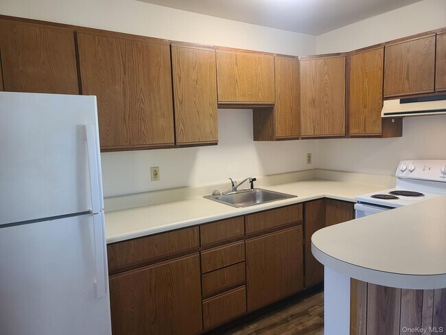 Building Photo - 1022 Violet Ave