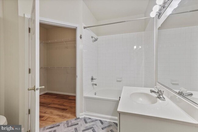 Building Photo - 4551 Strutfield Ln