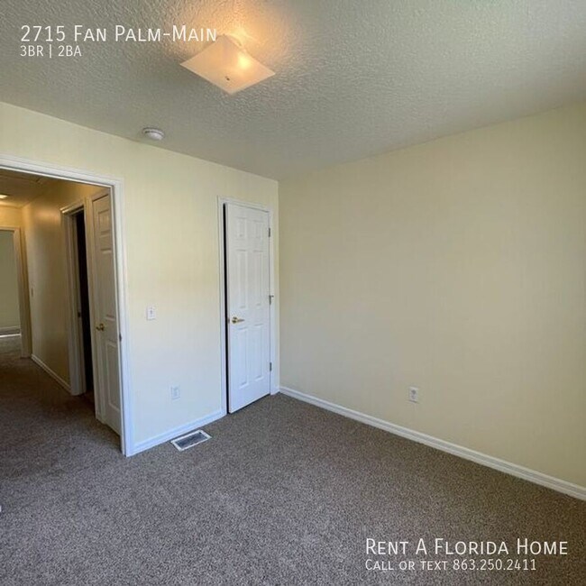 Building Photo - 2715 Fan Palm Dr