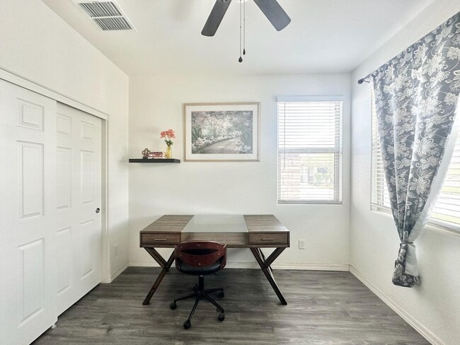 Building Photo - 16492 W Caldwell St