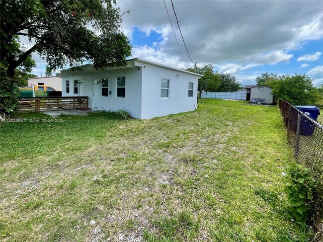 Building Photo - 26741 SW 139th Ave