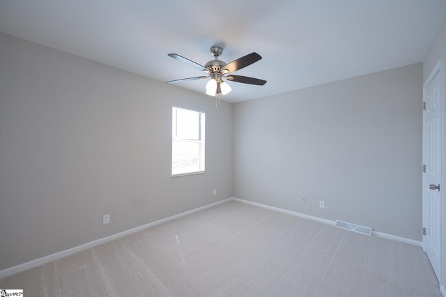Building Photo - 97 Jamestowne Way