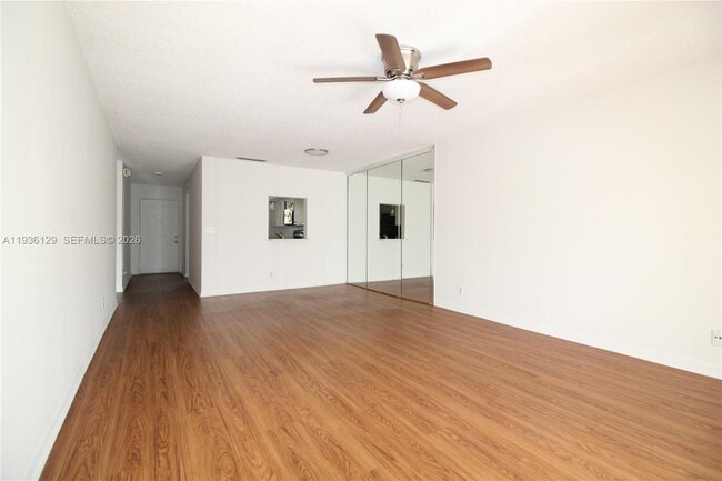 Building Photo - 8990 W Sample Rd