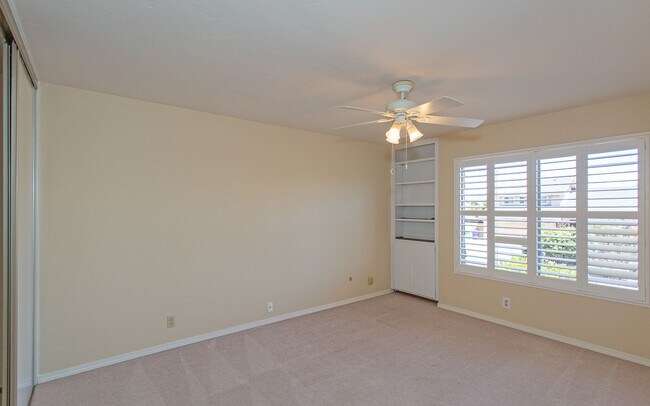 Building Photo - Charming 4 bedroom Home in Oceanside