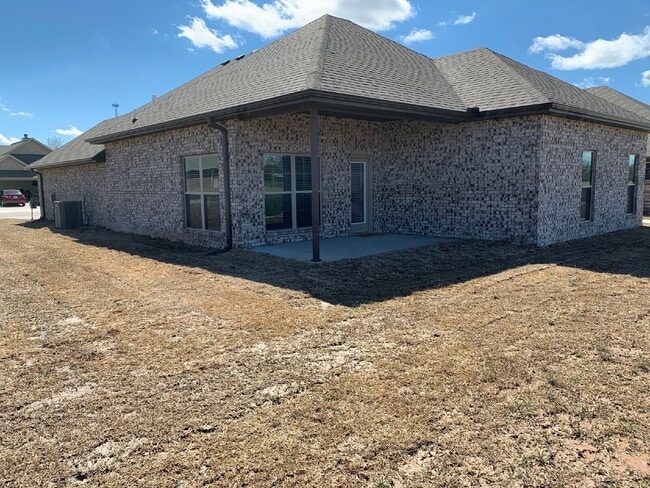 Building Photo - 740 Arkansas Black