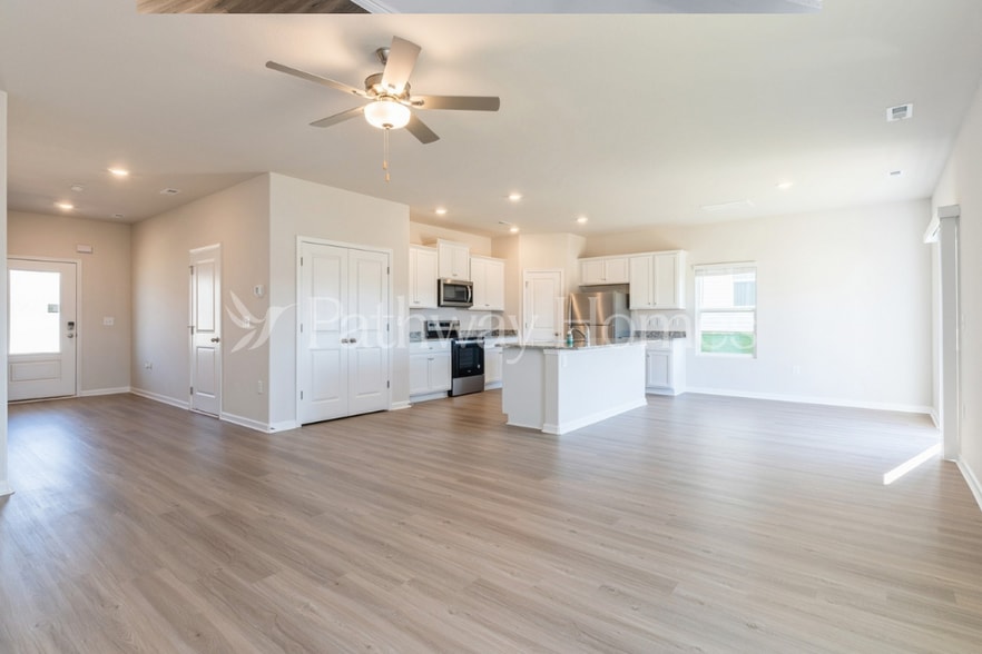 Building Photo - 2038 Transatlantic Ave