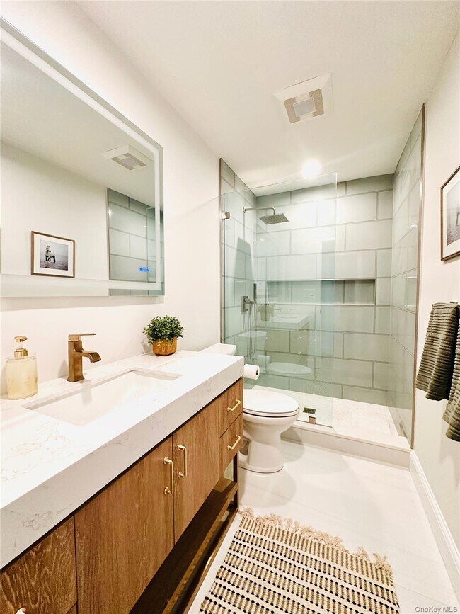 Building Photo - 10 Ginny Ln