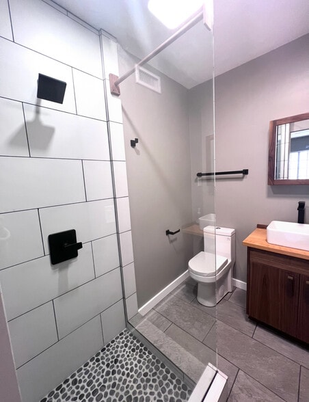 Building Photo - 3547 E Green St