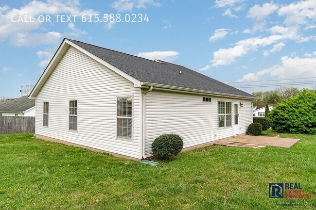 Building Photo - 2824 Canary Ct