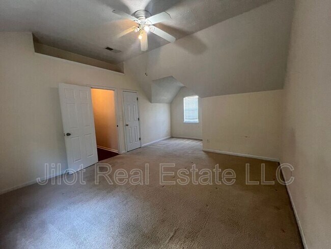 Building Photo - 1640 Bennett Dr