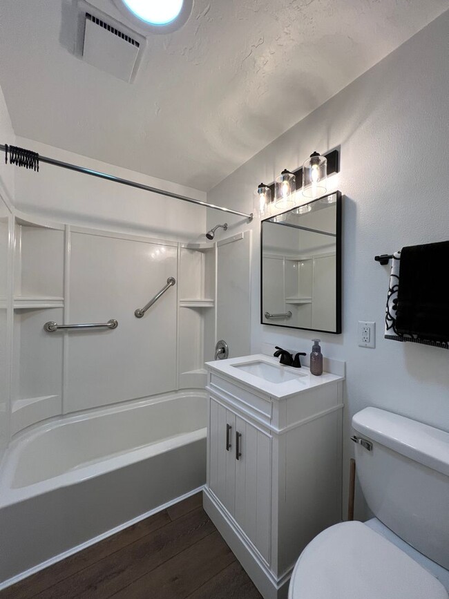 Building Photo - 545be