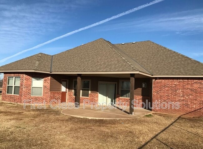 Building Photo - 1721 Sharon Dr