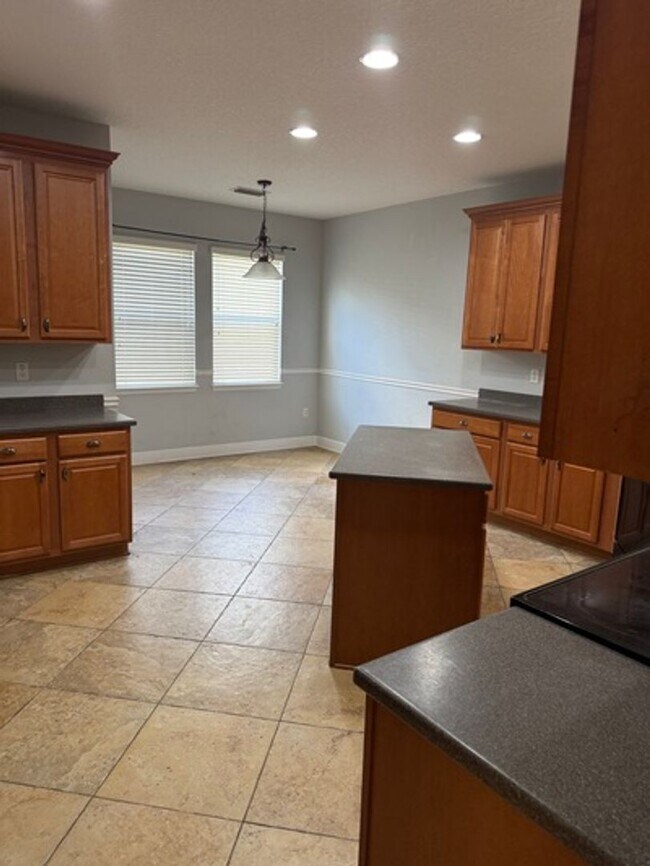 Building Photo - 1676 Majestic View Ln